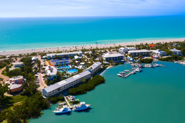 'Tween Waters Inn & Marina